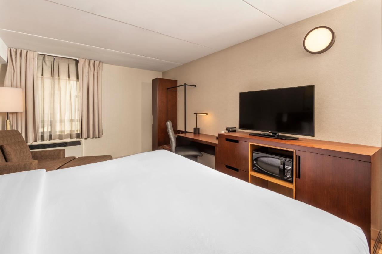 Comfort Inn West Ottawa Extérieur photo