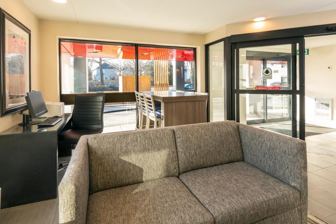 Comfort Inn West Ottawa Extérieur photo