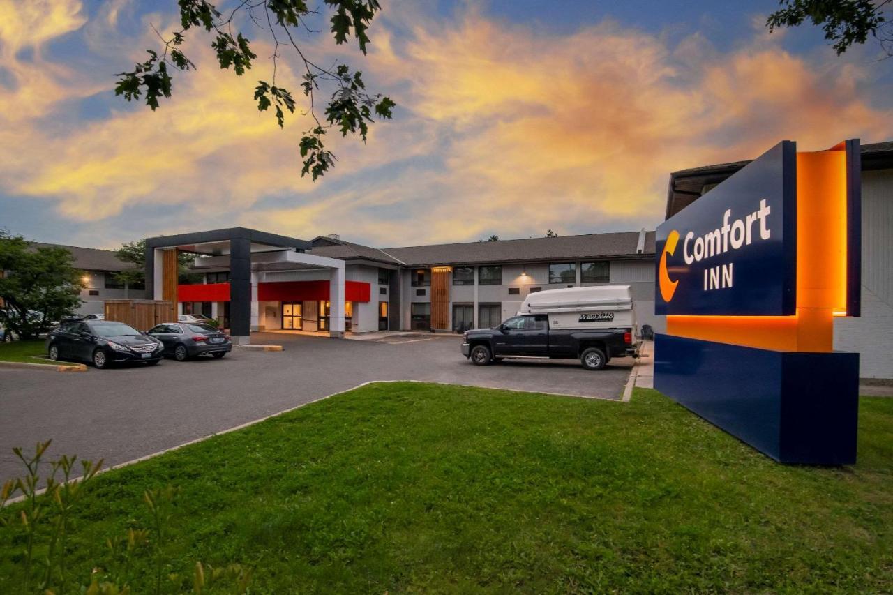 Comfort Inn West Ottawa Extérieur photo