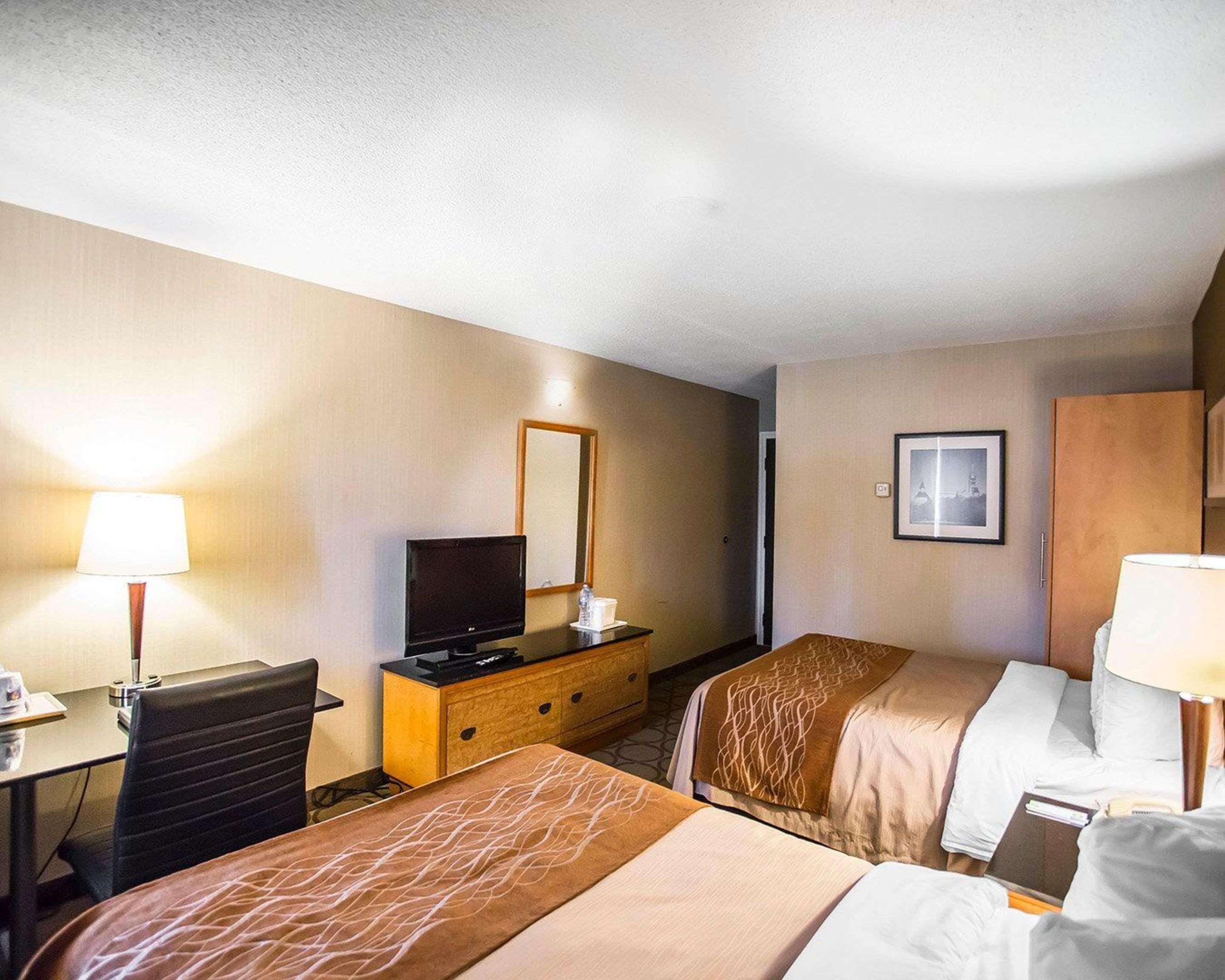 Comfort Inn West Ottawa Extérieur photo