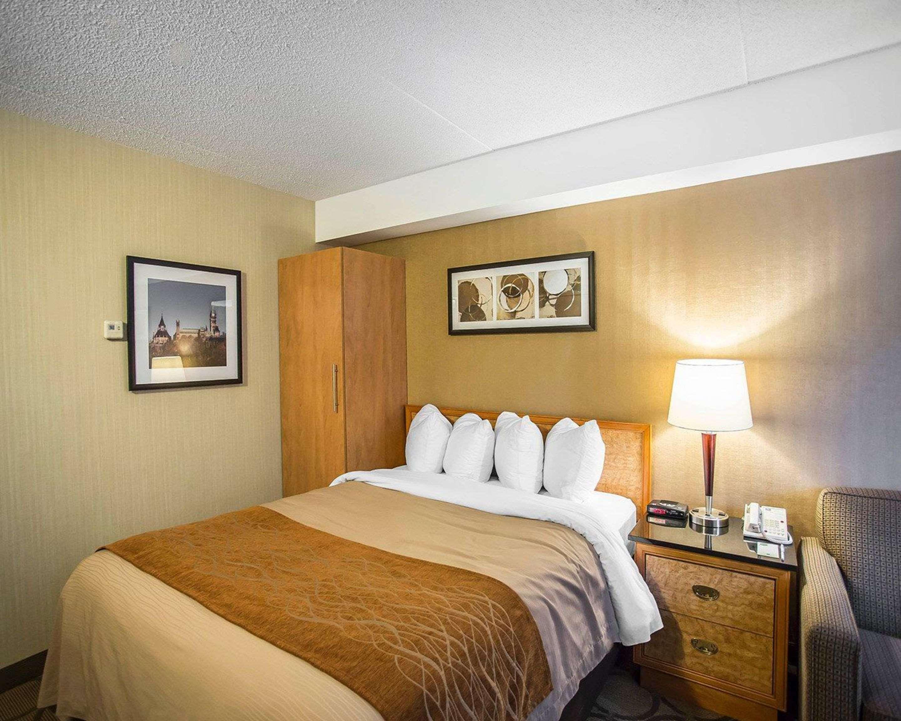 Comfort Inn West Ottawa Extérieur photo