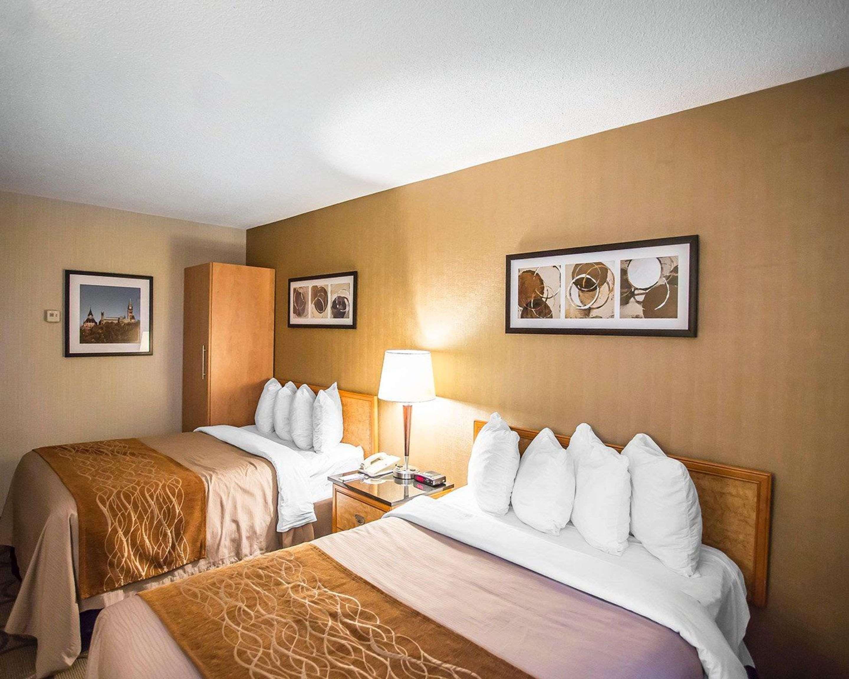 Comfort Inn West Ottawa Extérieur photo