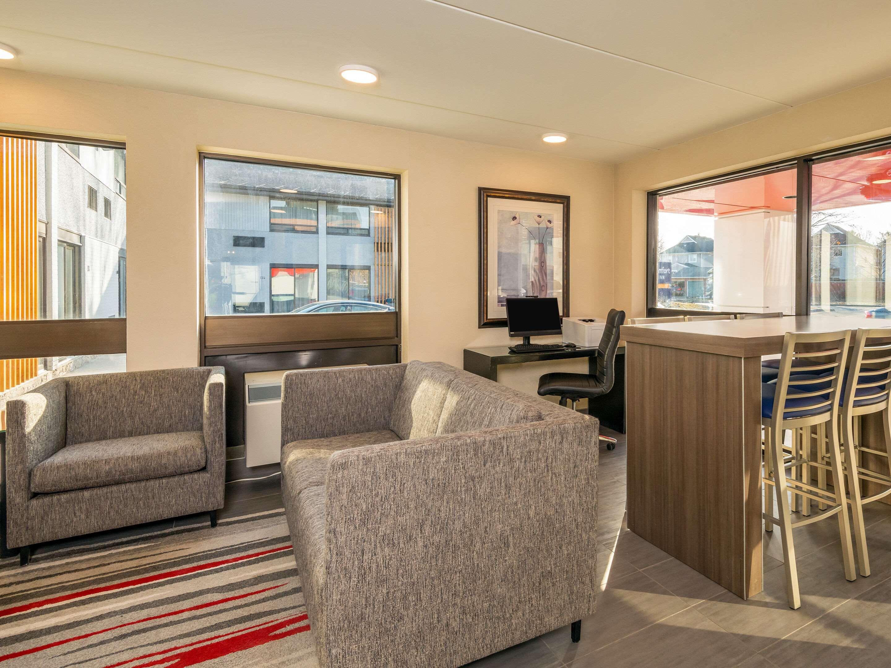 Comfort Inn West Ottawa Extérieur photo