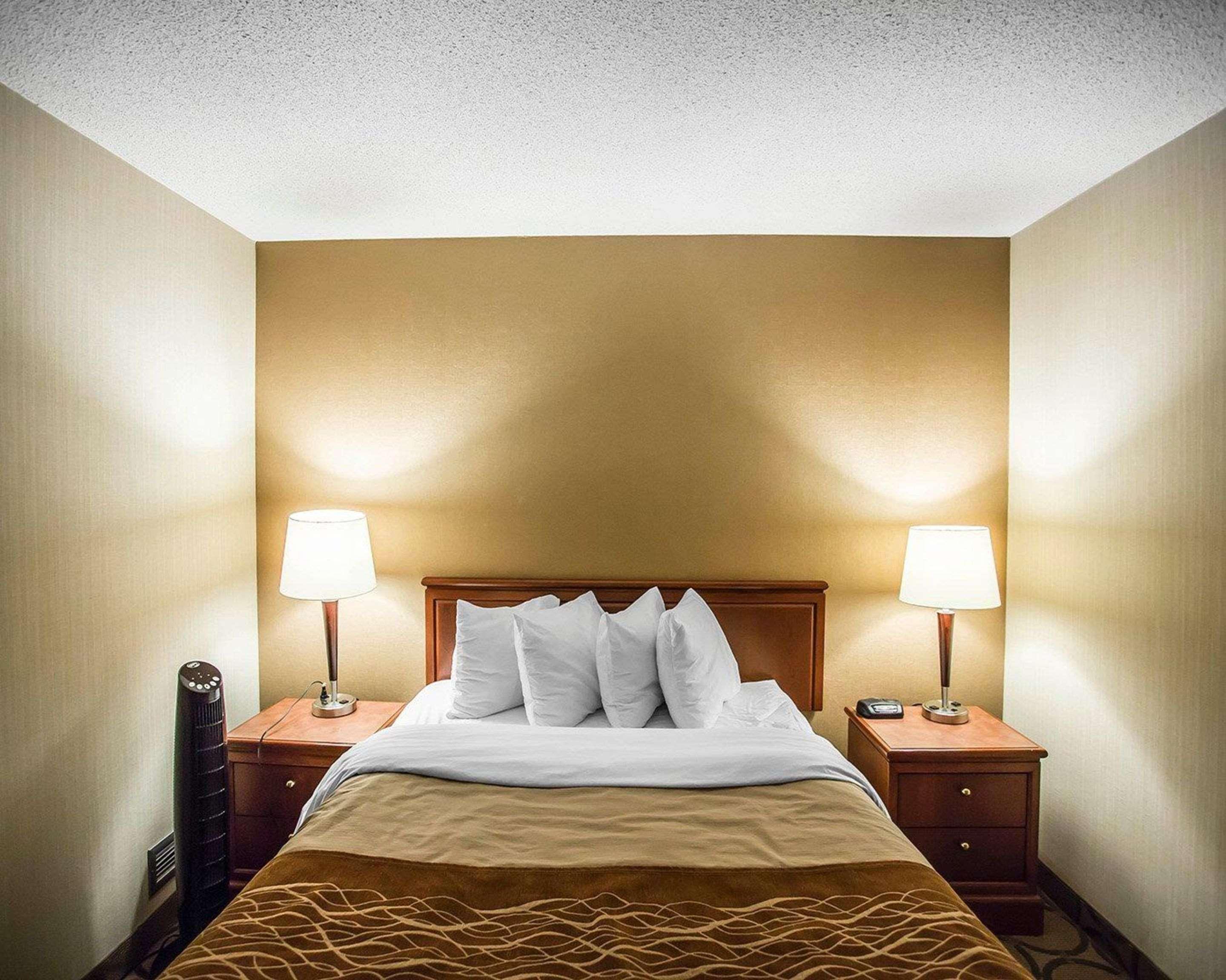 Comfort Inn West Ottawa Extérieur photo