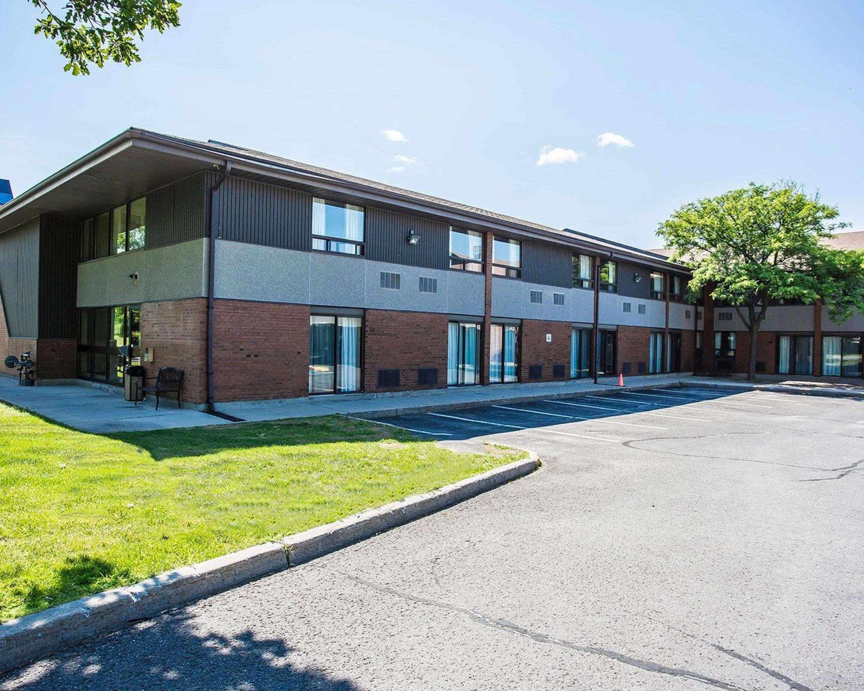 Comfort Inn West Ottawa Extérieur photo